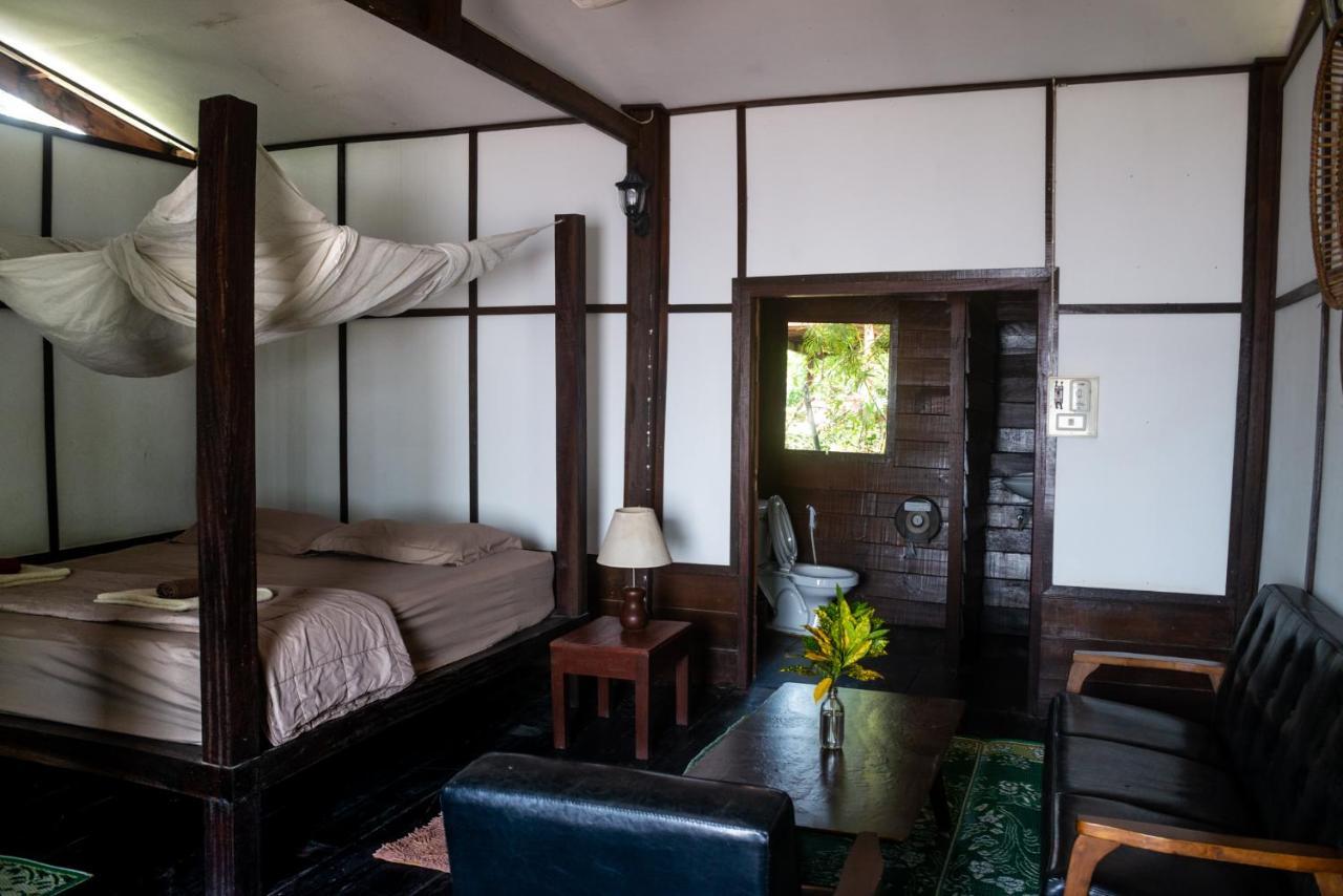 Pomelo Restaurant And Guesthouse - Fishermen & Tammarine Cottages Riverfront - Experience Nature, Culture And Adventure & Tailor-Made Tour Ban Khon ภายนอก รูปภาพ