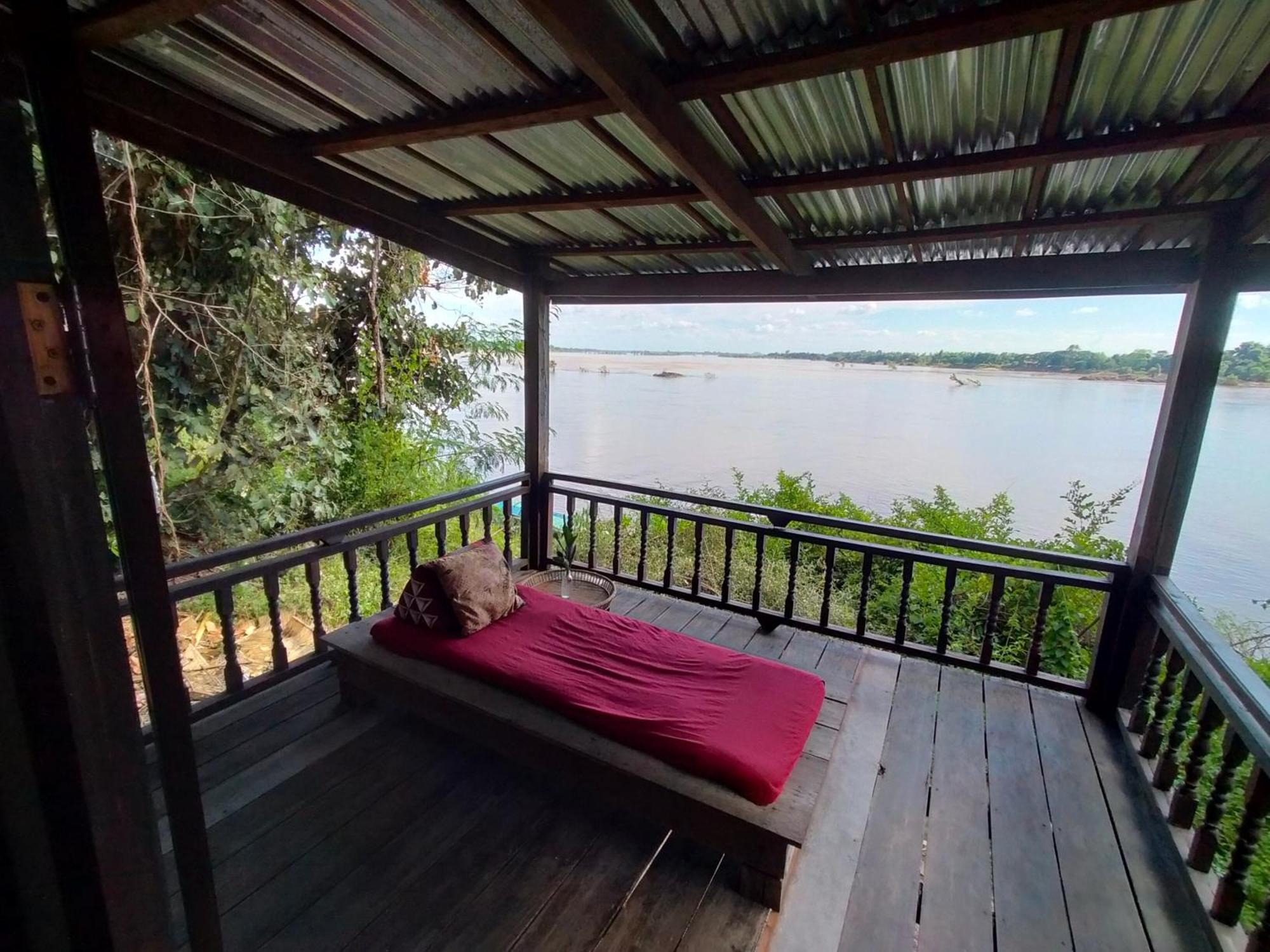 Pomelo Restaurant And Guesthouse - Fishermen & Tammarine Cottages Riverfront - Experience Nature, Culture And Adventure & Tailor-Made Tour Ban Khon ภายนอก รูปภาพ