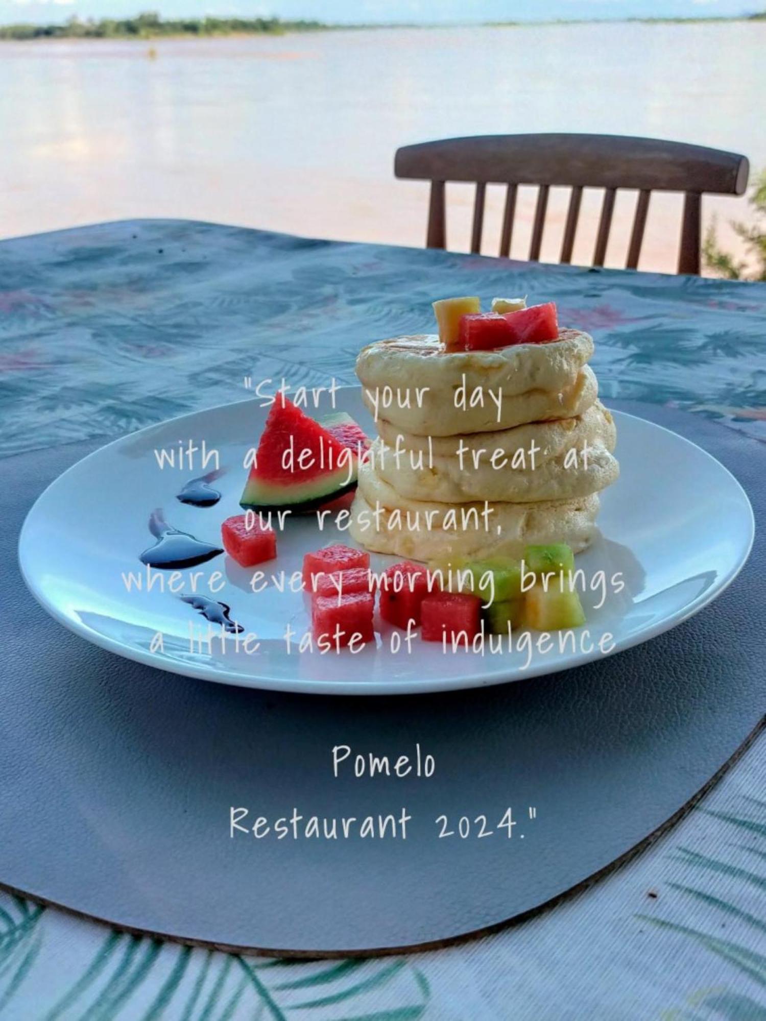 Pomelo Restaurant And Guesthouse - Fishermen & Tammarine Cottages Riverfront - Experience Nature, Culture And Adventure & Tailor-Made Tour Ban Khon ภายนอก รูปภาพ