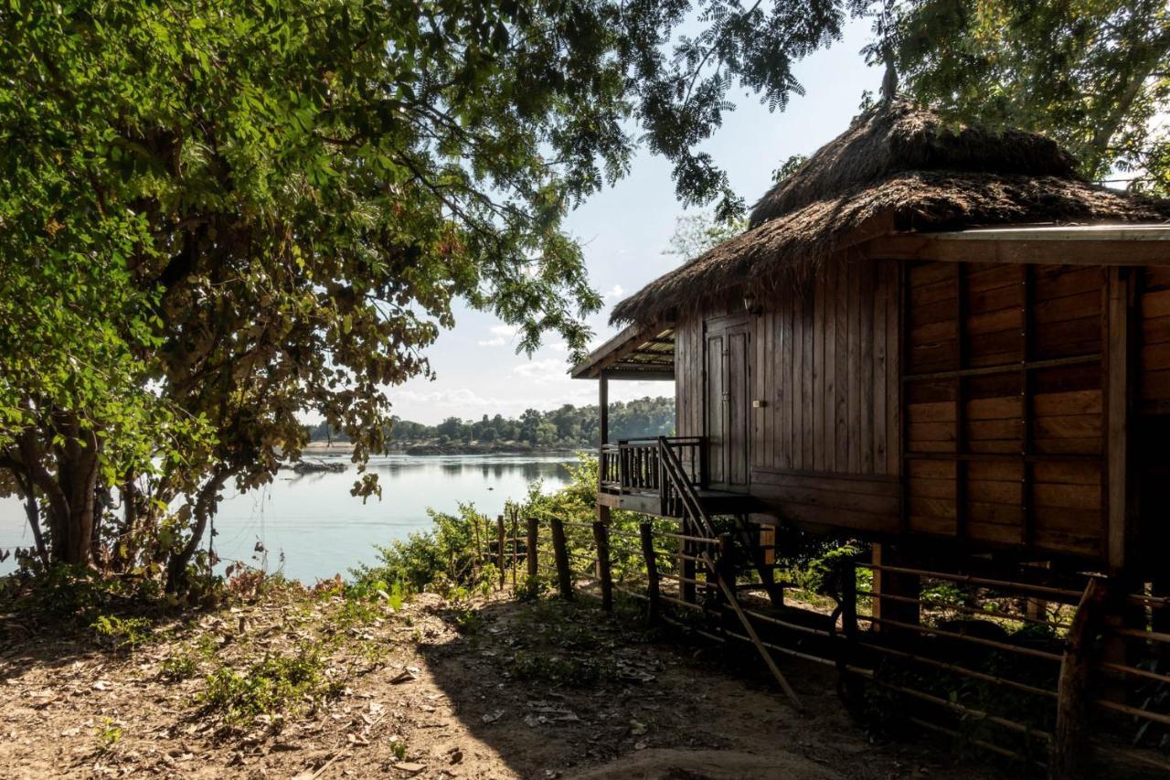 Pomelo Restaurant And Guesthouse - Fishermen & Tammarine Cottages Riverfront - Experience Nature, Culture And Adventure & Tailor-Made Tour Ban Khon ภายนอก รูปภาพ